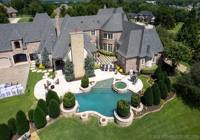 Photo 3 of Mansion for sale at 3202 Castle Ct, Durant, OK 74701 | MLS# 2623512 | Listing updated on 2026-07-29