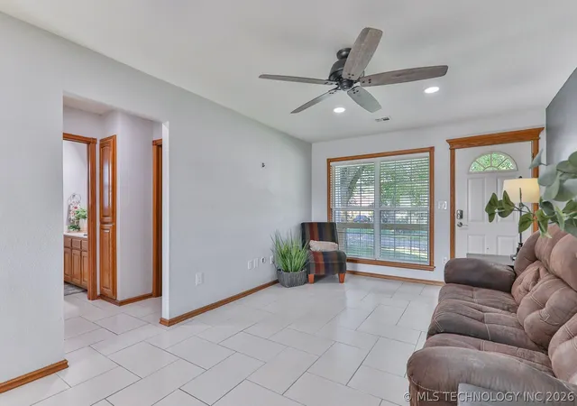 Homes for sale in Collinsville, OK | 401 S 21St St, Collinsville, OK 74021 | MLS# 2623870
