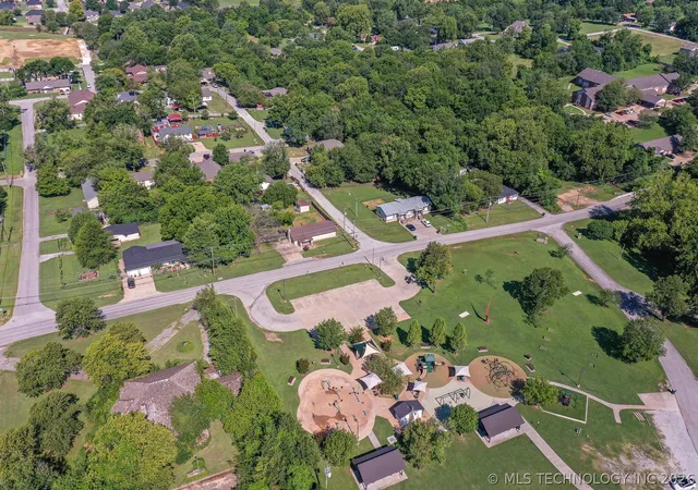 Homes for sale in Collinsville, OK | 401 S 21st St, Collinsville, OK 74021 | MLS# 2623870