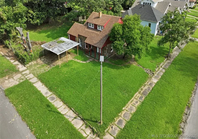 3rd image of 227 S 11Th St, Muskogee, OK 74401 | MLS# 2625247