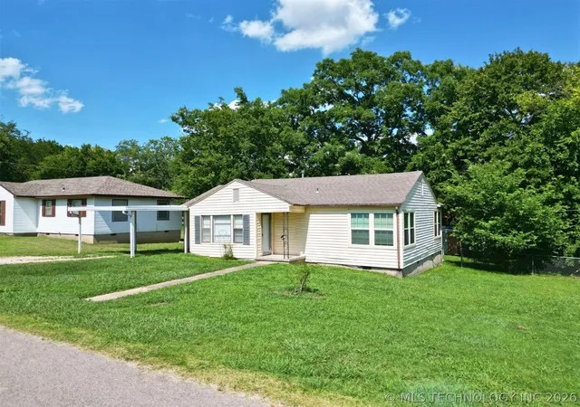2nd image of 1002 S Highland, Ada, OK 74820 | MLS# 2624567