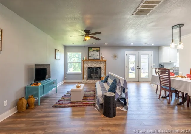 4th image of 212 E 13Th St, Sand Springs, OK 74063 | MLS# 2625066
