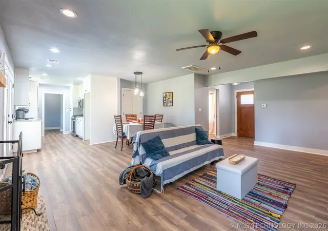 5th image of 212 E 13Th St, Sand Springs, OK 74063 | MLS# 2625066