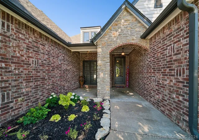 Homes for sale in Bixby, OK | 13342 S 19th St, Bixby, OK 74008 | MLS# 2624693