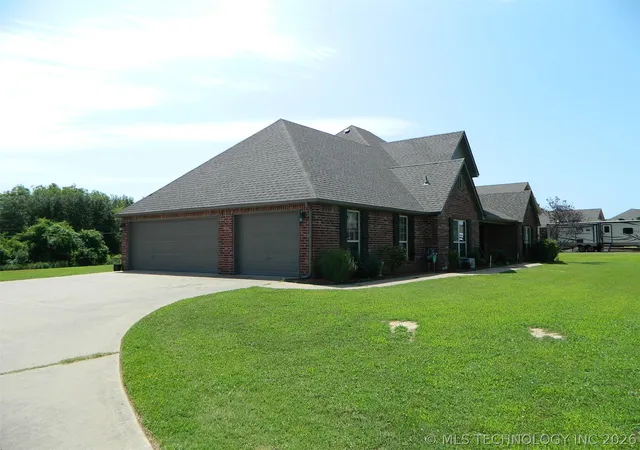 Photo 3 of Sale Pending at 12151 N 168th Eastavenue, Collinsville, OK 74021 | MLS# 2625301 | Listing updated on 2026-08-20
