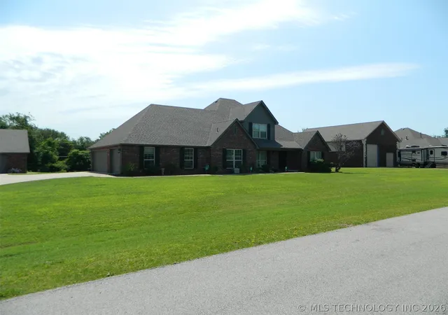 Photo 4 of Sale Pending at 12151 N 168th Eastavenue, Collinsville, OK 74021 | MLS# 2625301 | Listing updated on 2026-08-20