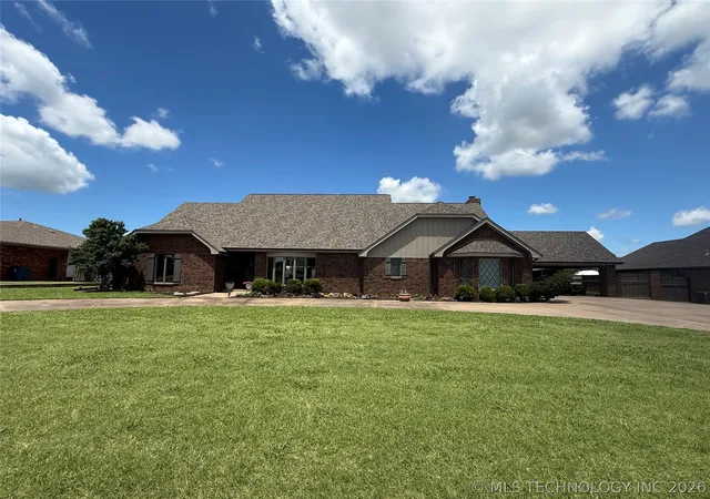 2nd image of 930 E 14th, Cushing, OK 74023 | MLS# 2625319