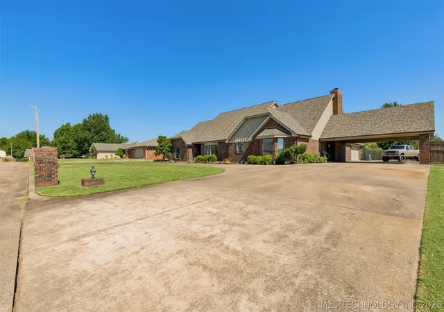 Photo 4 of Single family home for sale at 930 East 14th, Cushing, OK 74023 | MLS# 2625319 | Listing updated on 2026-07-15