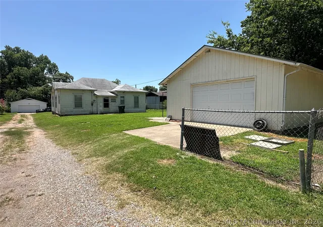 16th image of 615 W 15th St, Okmulgee, OK 74447 | MLS# 2625190