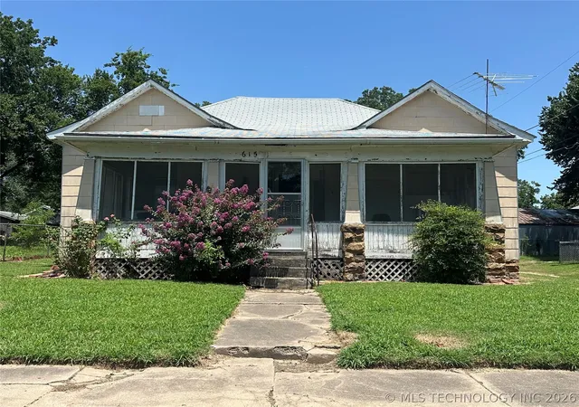 1st image of 615 W 15th St, Okmulgee, OK 74447 | MLS# 2625190