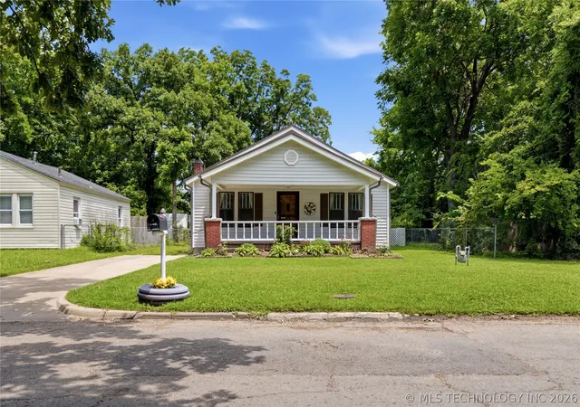 Homes for sale in Muskogee, OK | 1308 Summit St, Muskogee, OK 74403 | MLS# 2625252