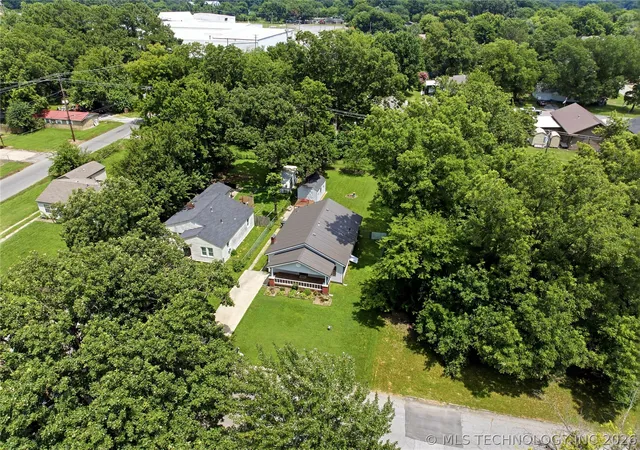 Homes for sale in Muskogee, OK | 1308 Summit St, Muskogee, OK 74403 | MLS# 2625252