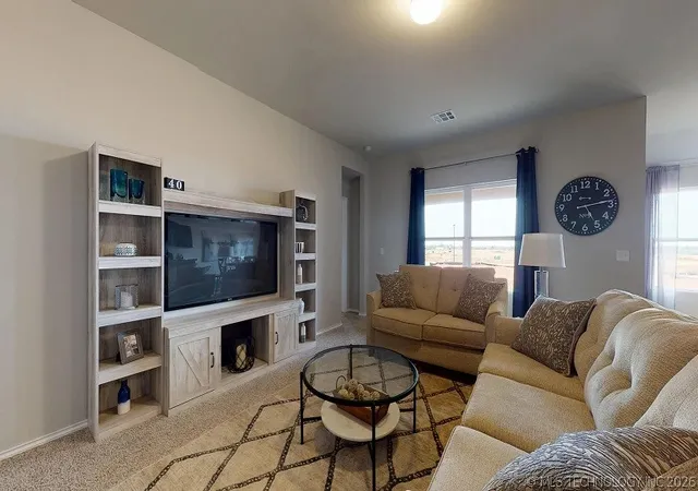 3rd image of 15 Orchid St, Bristow, OK 74010 | MLS# 2625362