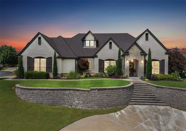 1st image of 580 Lakeview Cir, Sapulpa, OK 74066 | MLS# 2625350
