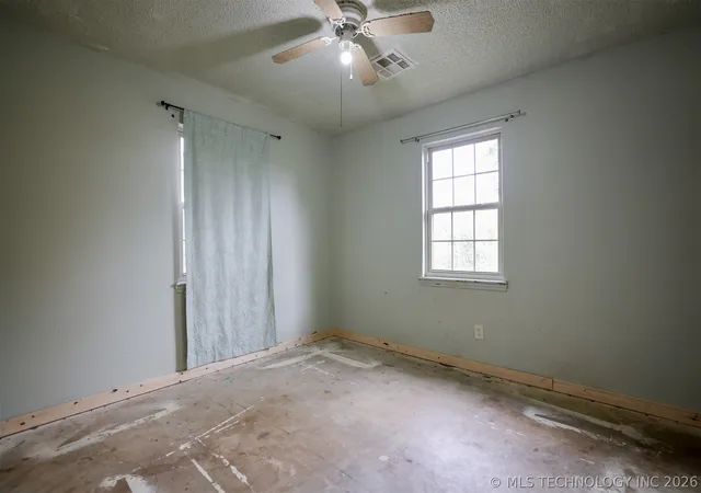 Photo 4 of Single family home for sale at 1421 S Cedar St, Bristow, OK 74010 | MLS# 2625373 | Listing updated on 2026-07-29