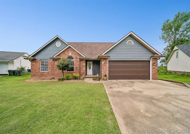 1st image of 990 N Douglas Dr, Claremore, OK 74017 | MLS# 2625395