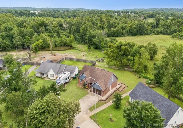 50th image of 990 N Douglas Dr, Claremore, OK 74017 | MLS# 2625395