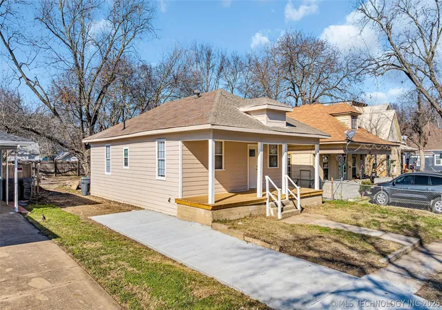 3rd image of 613 Nw A St, Ardmore, OK 73401 | MLS# 2625401