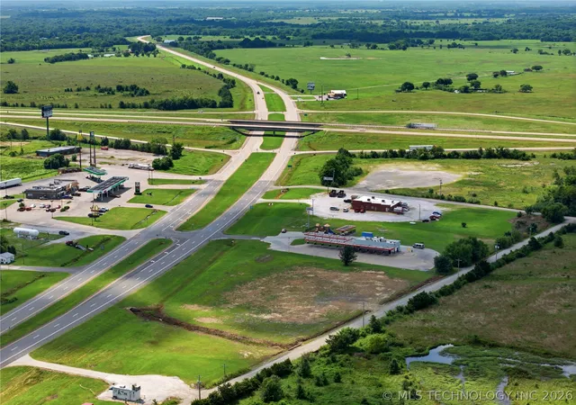 Homes for sale in Warner, OK | 622 S Hwy 2, Warner, OK 74469 | MLS# 2625400