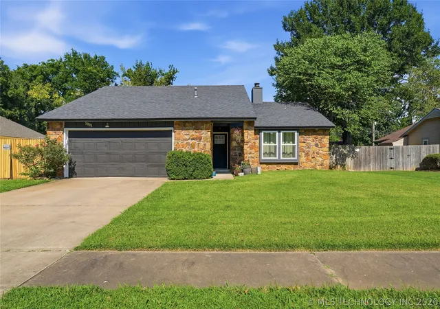 Homes for sale in Broken Arrow, OK | 1901 N 22nd St, Broken Arrow, OK 74012 | MLS# 2625408