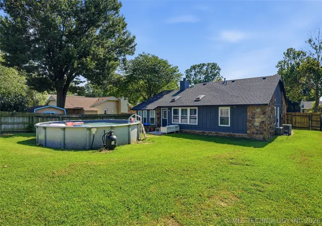 Homes for sale in Broken Arrow, OK | 1901 N 22nd St, Broken Arrow, OK 74012 | MLS# 2625408