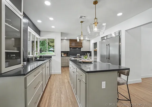 Photo 3 of Single family home for sale at 3215 S Evanston Ave, Tulsa, OK 74105 | MLS# 2625382 | Listing updated on 2026-08-27