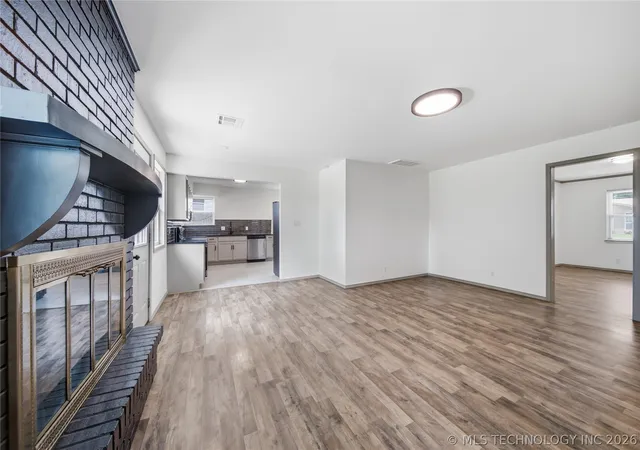 Photo 4 of Sale Pending at 8520 E 34th Street, Tulsa, OK 74145 | MLS# 2625384 | Listing updated on 2026-08-20