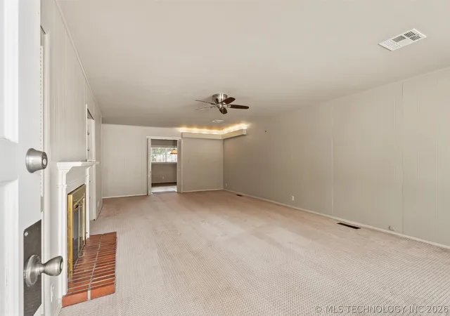 Listing Photo 5 - Condo for sale in building located at 107 W 12th St, Bartlesville, OK 74003 - Unit #107