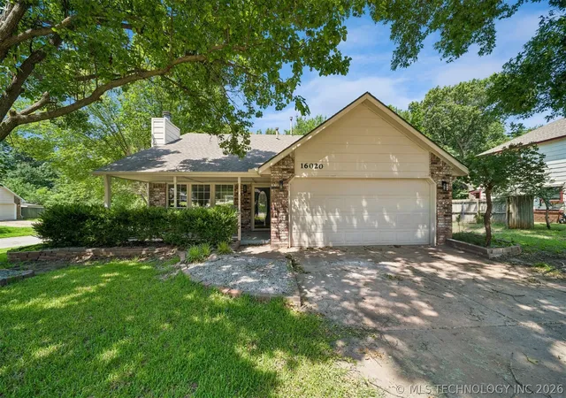 Homes for sale in Coweta, OK | 16020 S 294th East Ave, Coweta, OK 74429 | MLS# 2625397