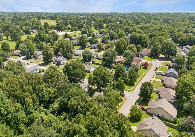 Homes for sale in Coweta, OK | 16020 S 294th East Ave, Coweta, OK 74429 | MLS# 2625397