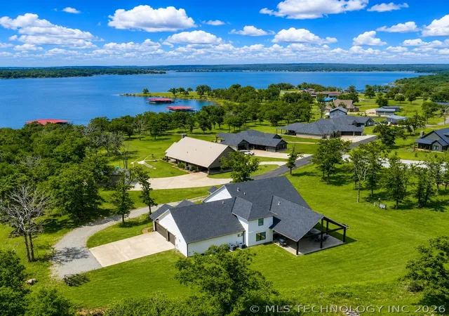Photo 3 of Single family home for sale at 135 Dixie Cvs, Eufaula, OK 74432 | MLS# 2619902 | Listing updated on 2026-08-20