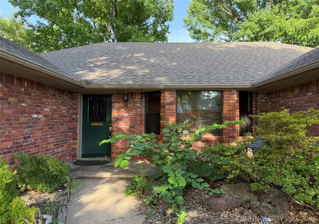 Photo 2 of Single family home for sale at 2816 Suroya St, Muskogee, OK 74403 | MLS# 2625441 | Listing updated on 2026-08-20