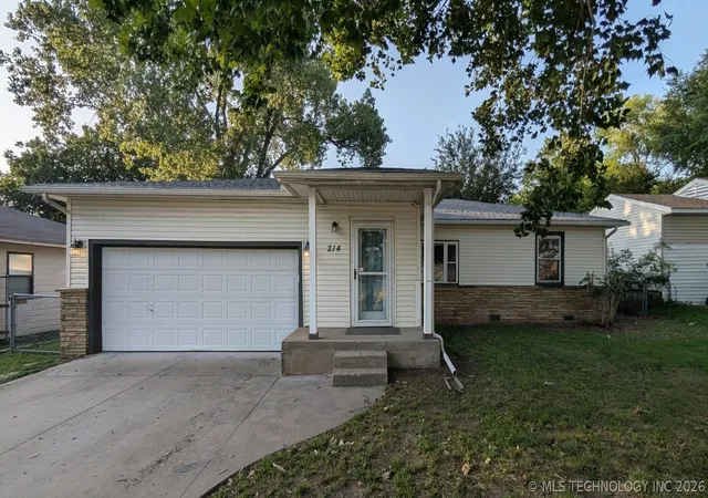 1st image of 214 W Urbana St, Broken Arrow, OK 74012 | MLS# 2625418