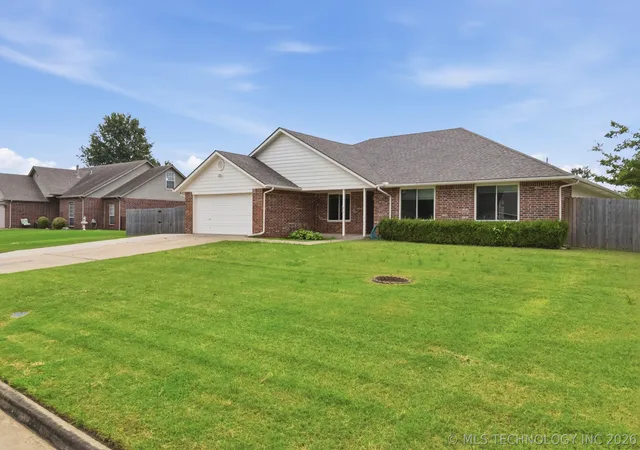 Homes for sale in Bixby, OK | 2256 E 140Th St S, Bixby, OK 74008 | MLS# 2625451
