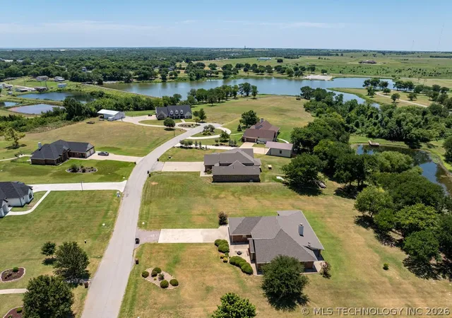 2nd image of 108 Whitney Wy, Madill, OK 73446 | MLS# 2625456