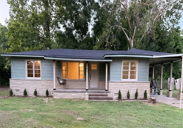Photo 1 of Single family home for sale at 705 W Caddo, Wilburton, OK 74578 | MLS# 2625463 | Listing updated on 2026-07-29