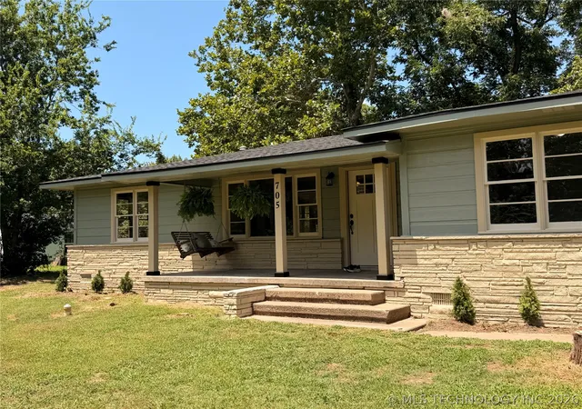 Photo 2 of Single family home for sale at 705 W Caddo, Wilburton, OK 74578 | MLS# 2625463 | Listing updated on 2026-07-29