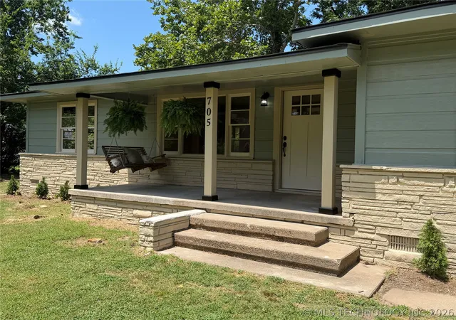 Photo 3 of Single family home for sale at 705 W Caddo, Wilburton, OK 74578 | MLS# 2625463 | Listing updated on 2026-07-29