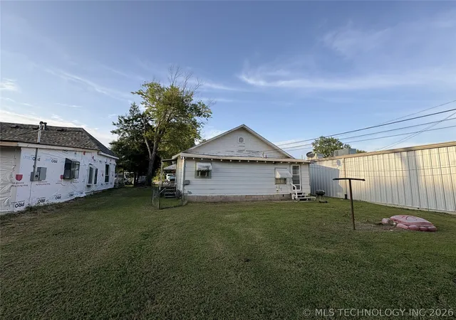 Homes for sale in Broken Arrow, OK | 113 W Jackson St, Broken Arrow, OK 74012 | MLS# 2625465
