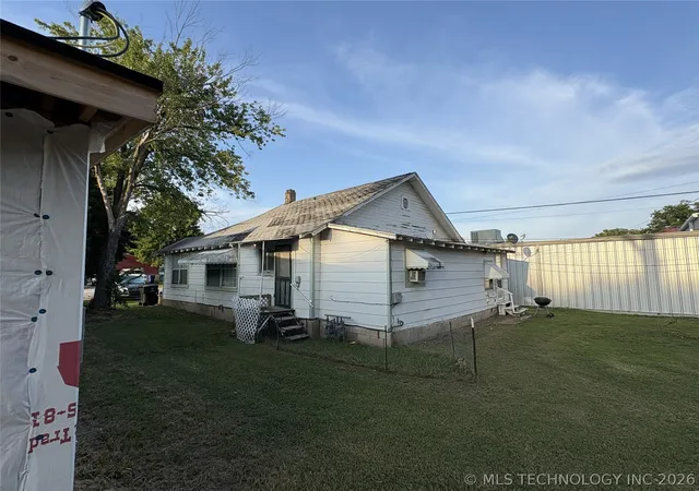 Homes for sale in Broken Arrow, OK | 113 W Jackson St, Broken Arrow, OK 74012 | MLS# 2625465