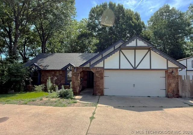 Photo 2 of Sale Pending at 14219 S New Hvn Ave, Bixby, OK 74008 | MLS# 2625469 | Listing updated on 2026-08-20