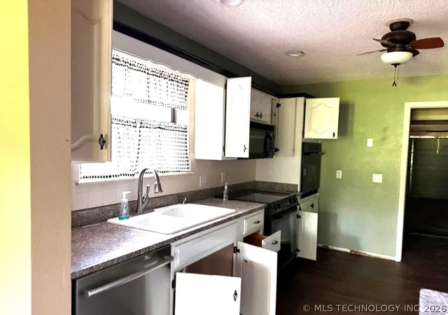 Photo 4 of Sale Pending at 14219 S New Hvn Ave, Bixby, OK 74008 | MLS# 2625469 | Listing updated on 2026-08-20