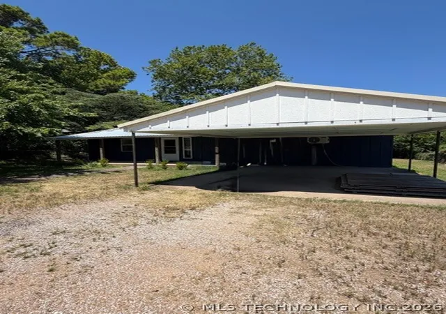 Photo 2 of Single family home for sale at 605 N Maytubby St, Tishomingo, OK 73460 | MLS# 2625450 | Listing updated on 2026-08-20