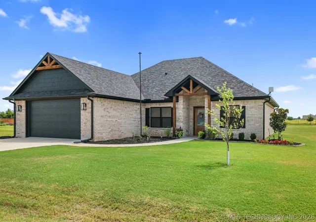 1st image of 302 Peachtree Rd, Calera, OK 74730 | MLS# 2625477