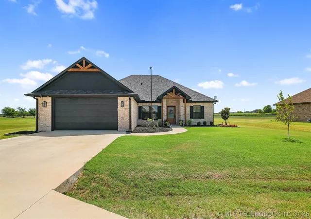 2nd image of 302 Peachtree Rd, Calera, OK 74730 | MLS# 2625477