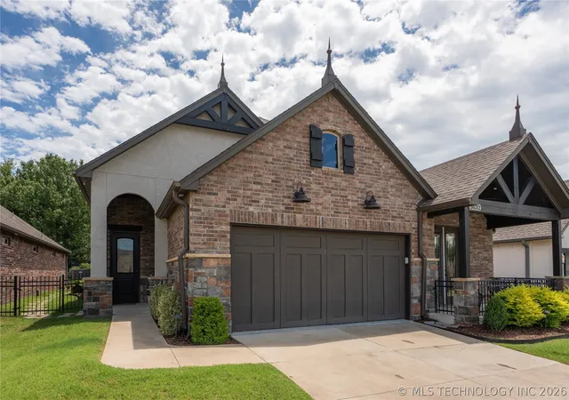 Photo 2 of Single family home for sale at 3632 S Redwood Dr, Broken Arrow, OK 74011 | MLS# 2625381 | Listing updated on 2026-08-20