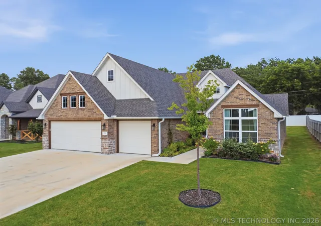Photo 2 of Single family home for sale at 1501 N 72nd Street, Broken Arrow, OK 74014 | MLS# 2625059 | Listing updated on 2026-09-28