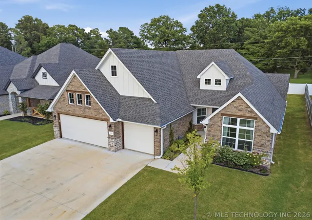 Photo 3 of Single family home for sale at 1501 N 72nd Street, Broken Arrow, OK 74014 | MLS# 2625059 | Listing updated on 2026-09-28