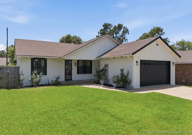 Photo 2 of Sale Pending at 5119 Lynn Rd, Bartlesville, OK 74006 | MLS# 2625488 | Listing updated on 2026-08-20