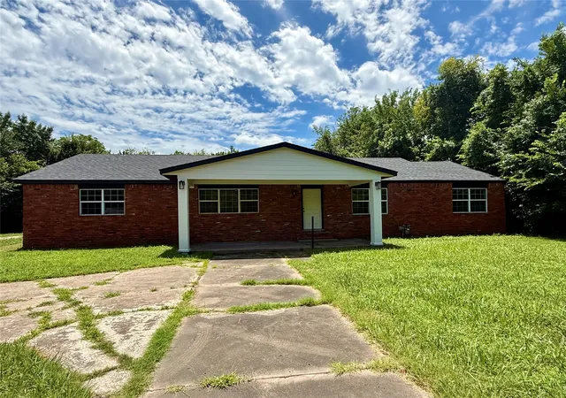 3rd image of 1146 E 50Th Pl N, Tulsa, OK 74126 | MLS# 2625500